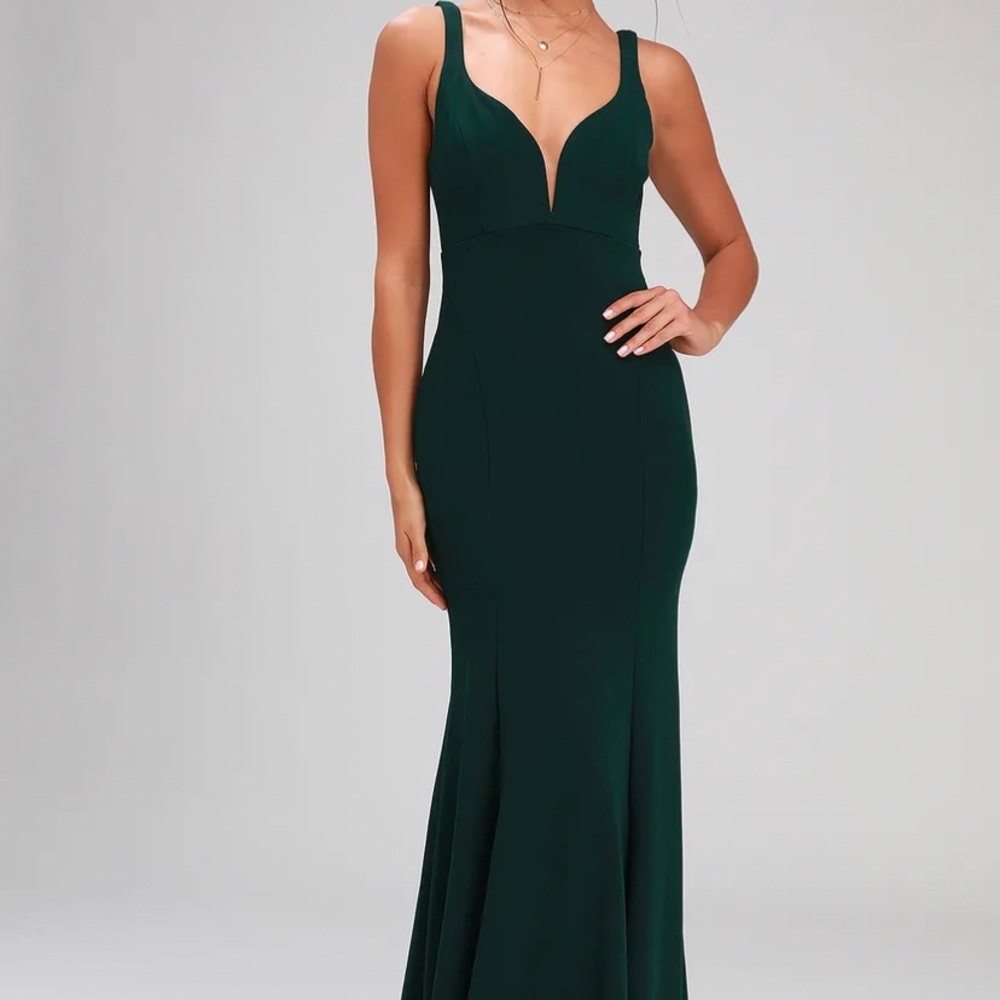 Lulu's Elegant Green Evening Gown